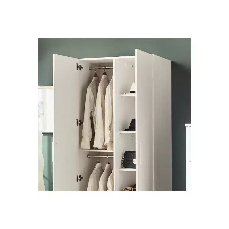 Armadio contemporaneo in legno con appendiabiti e cinque ripiani in bianco