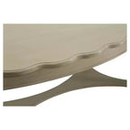 Tavolino ovale Off-White con gambe in legno intagliato e ripiano inferiore